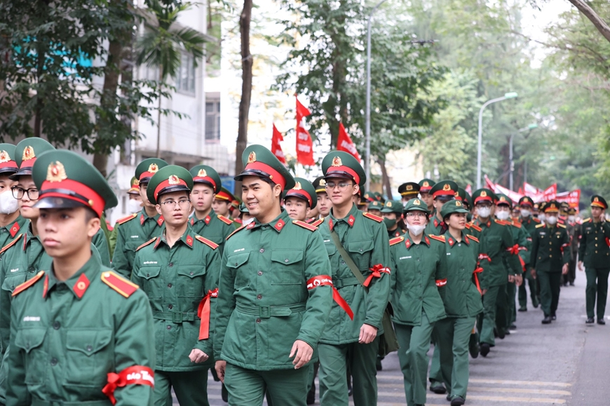 Những giọt máu hồng ấm nồng Giáng sinh